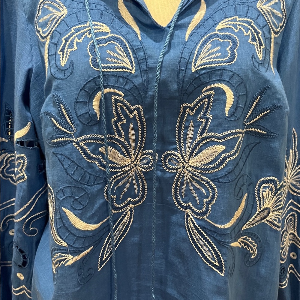 Cato Blue White Embroidered Top - Picture 2 of 10